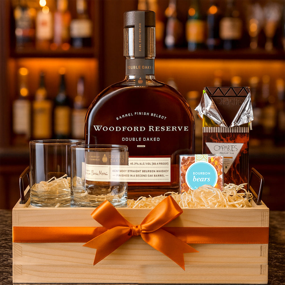 Legent, Busker, Woodford Reserve 4本セット Woodford Reserve and Glasses Whiskey Gift Set – Bottle Engraving