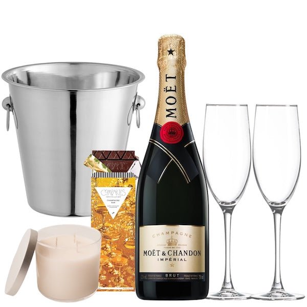 Moët & Chandon Champagne Romantic Gift Set - Bottle Engraving