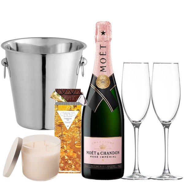 Moët & Chandon Champagne Romantic Gift Set - Bottle Engraving